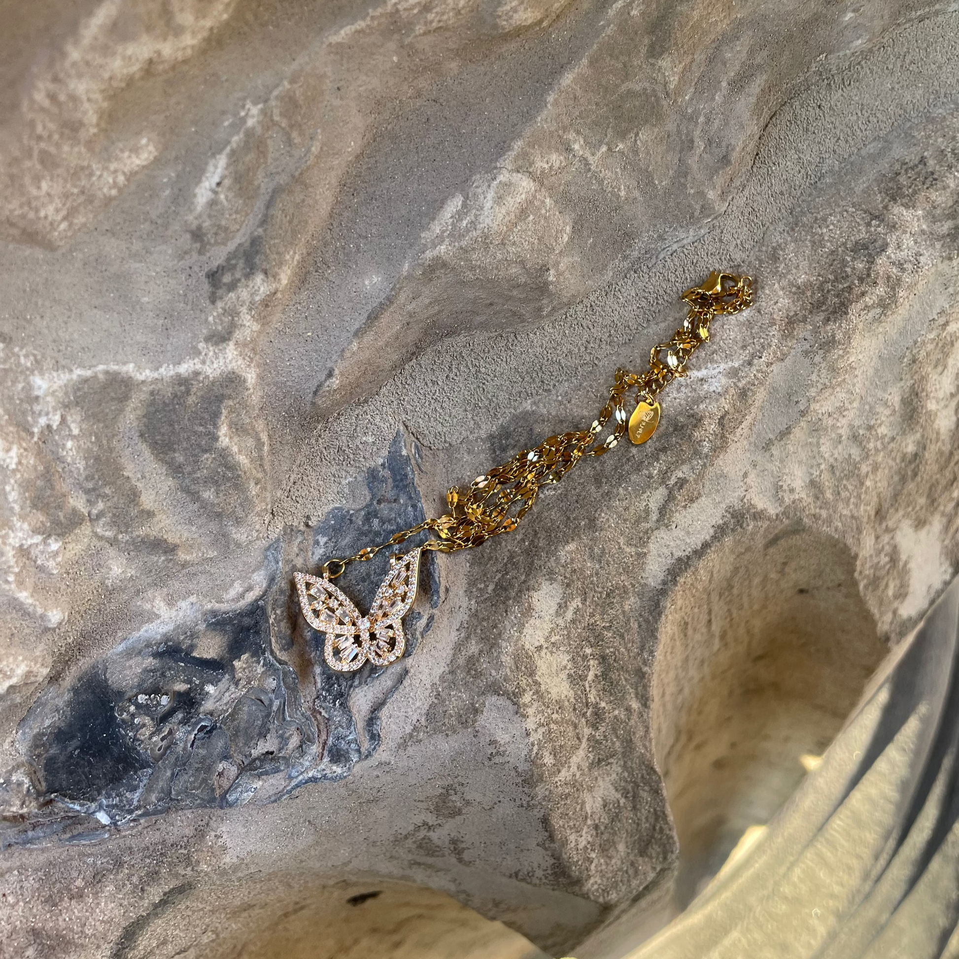 Alya · Butterfly pendant · 18k gold plating