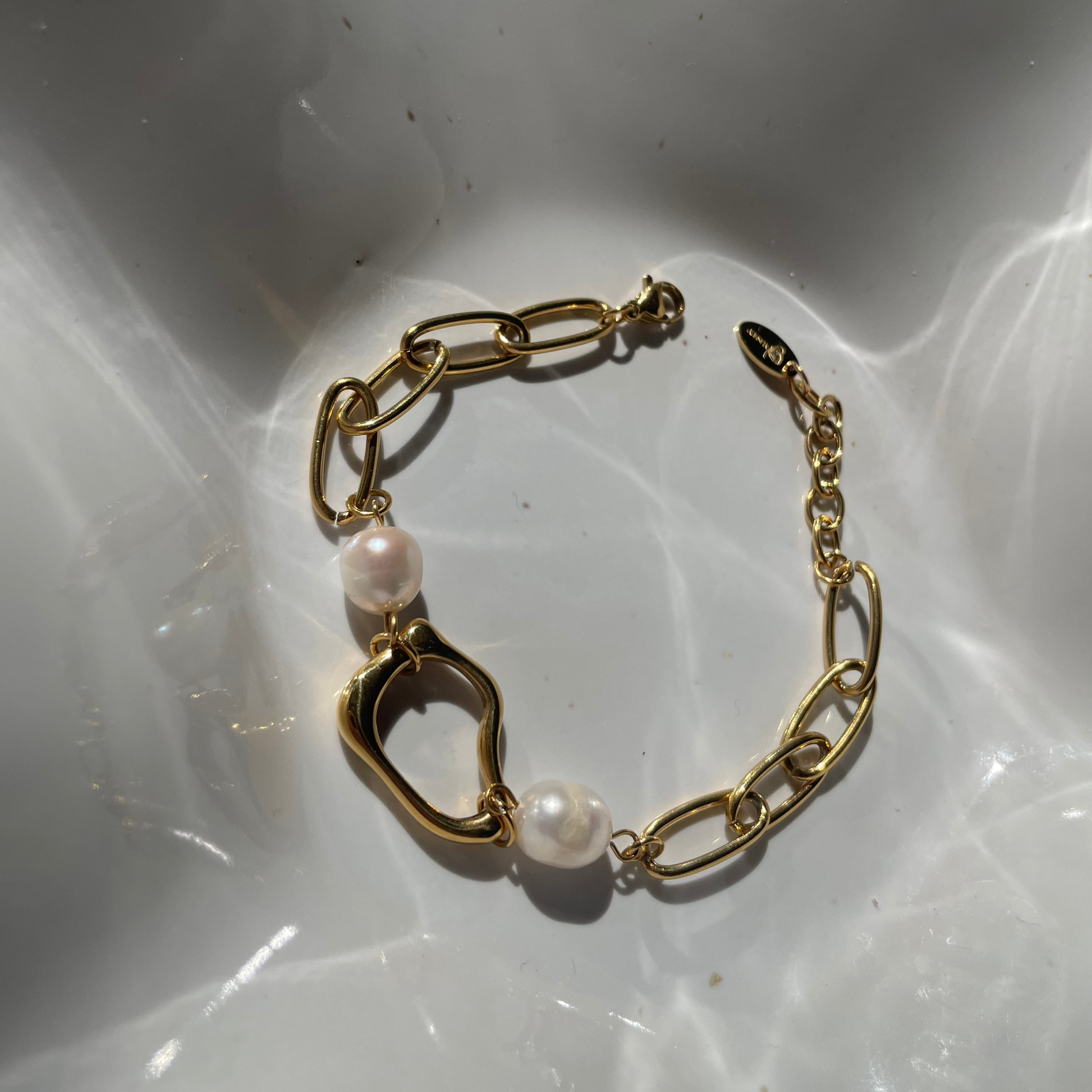 Layana · Freshwater pearl bracelet · 18k gold-plated