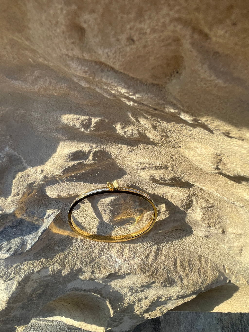 Aurora Butterfly Armreifen · 18k vergoldet