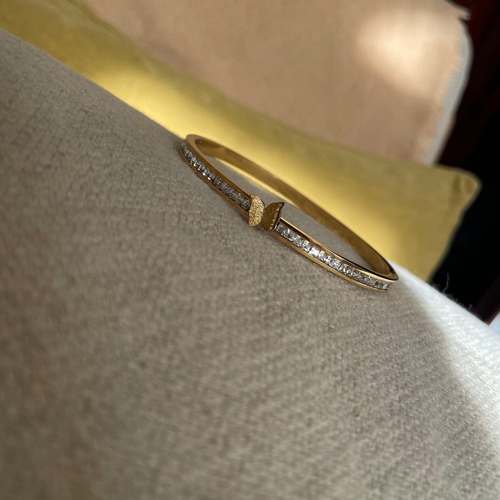 Aurora Butterfly Armreifen · 18k vergoldet