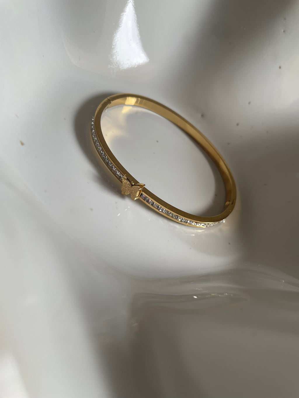 Aurora Butterfly Armreifen · 18k vergoldet