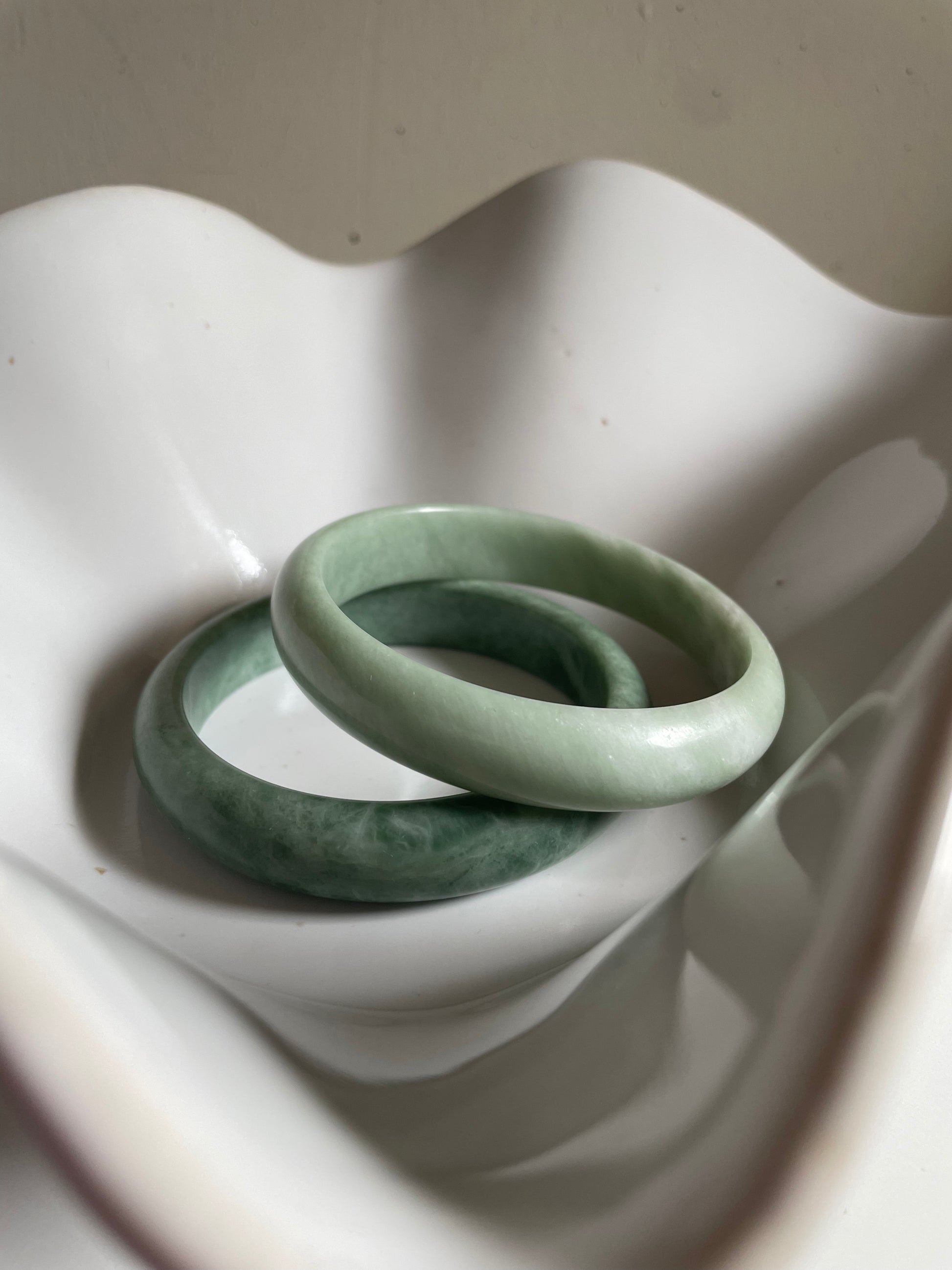 Y U N A L Y · JADE · Armreif aus echtem Naturstein · Limited Edition