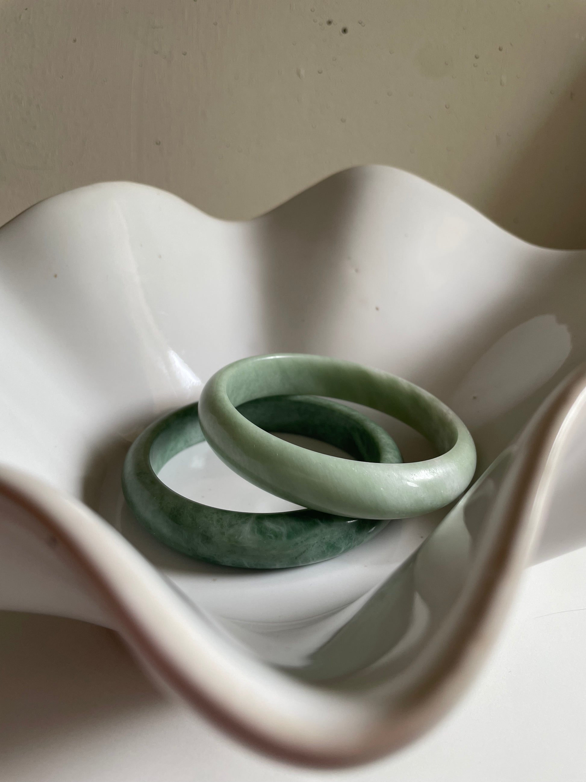 Y U N A L Y · JADE · Armreif aus echtem Naturstein · Limited Edition