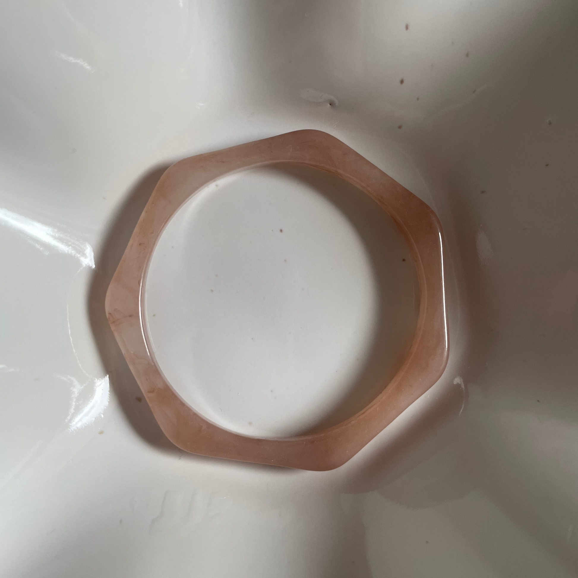 Safaa · Acryl Armreifen in zarter Form