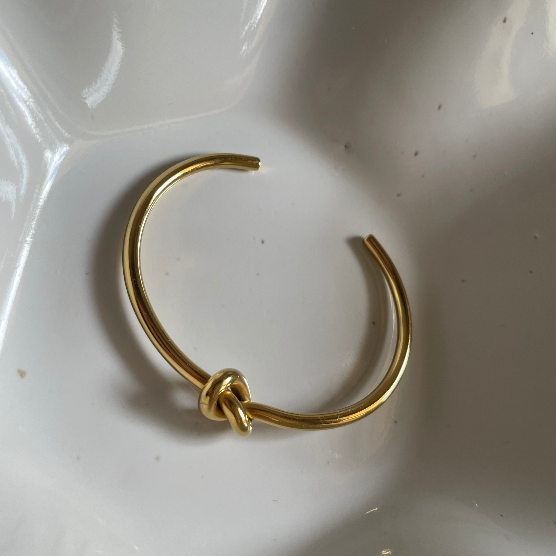 Alira · Bracelets with knot detail · 18k gold-plated