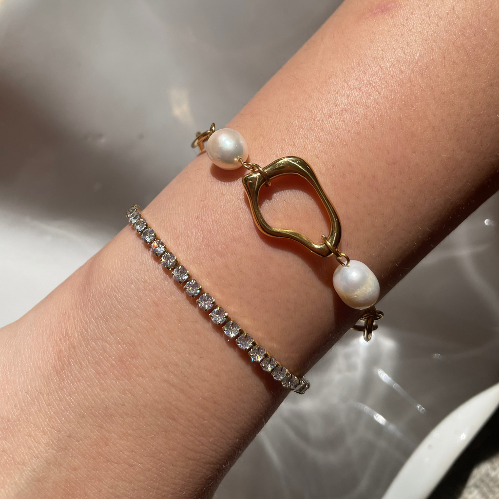 Layana · Armband mit Süßwasserperlen · 18k vergoldet
