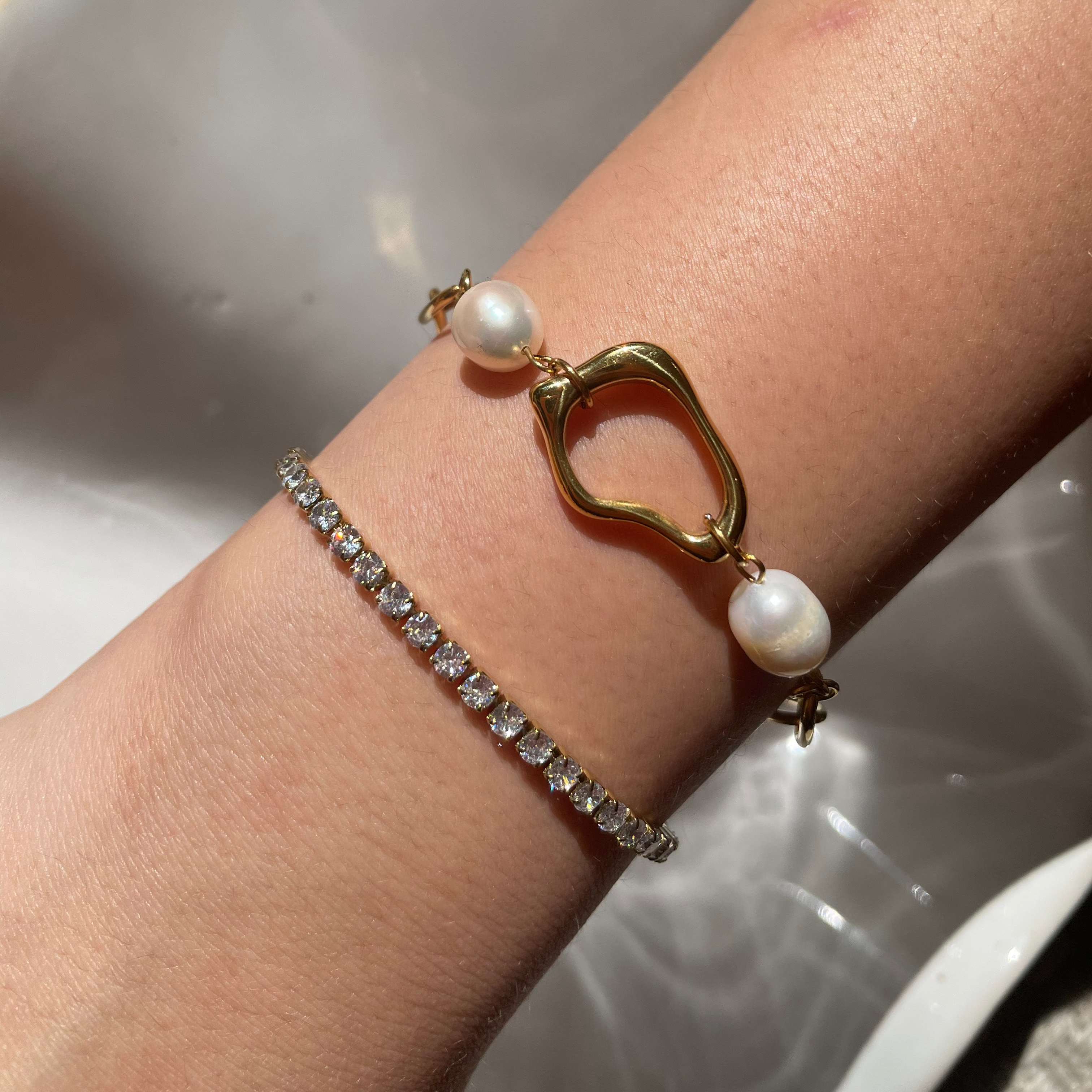 Layana · Armband mit Süßwasserperlen · 18k vergoldet