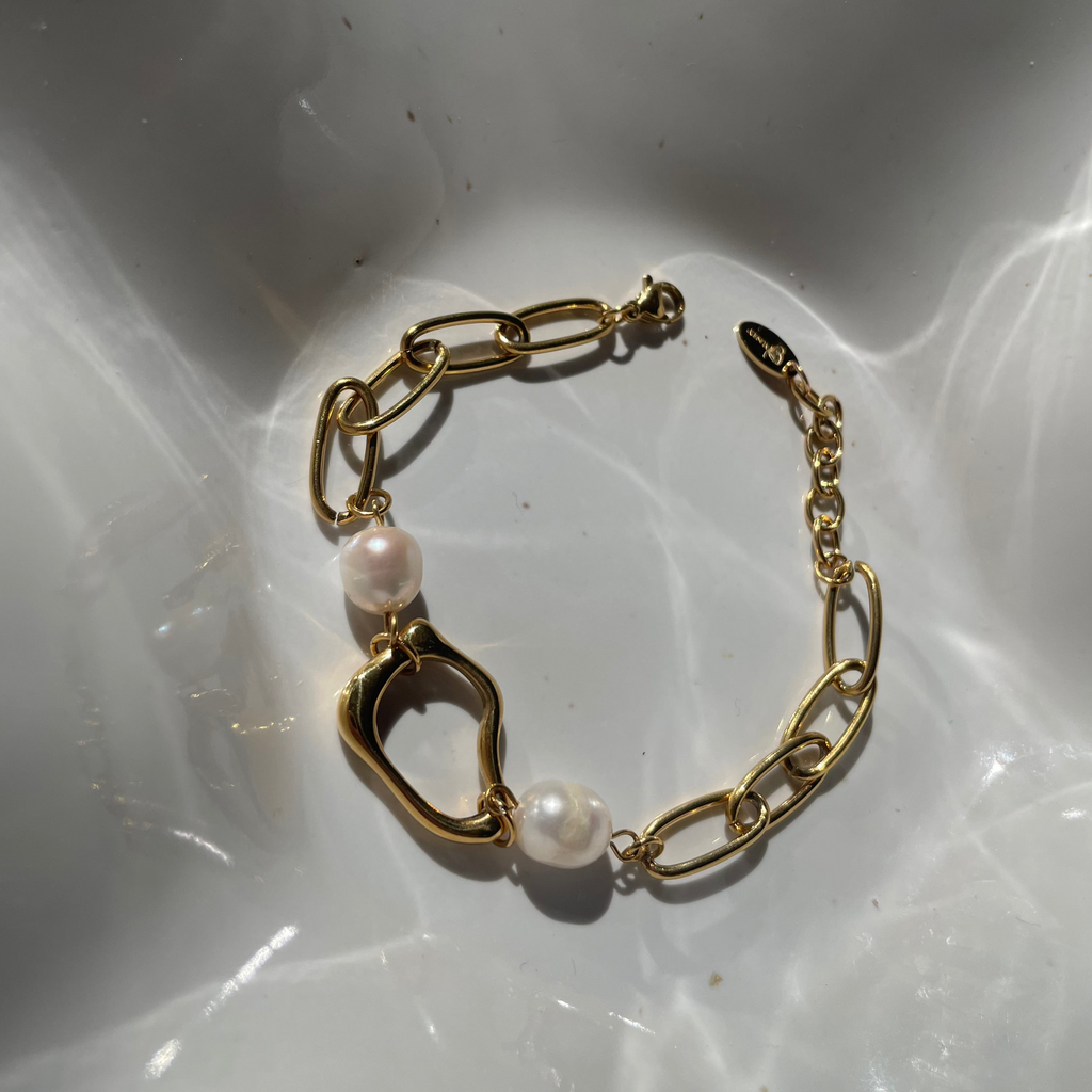 Layana · Armband mit Süßwasserperlen · 18k vergoldet